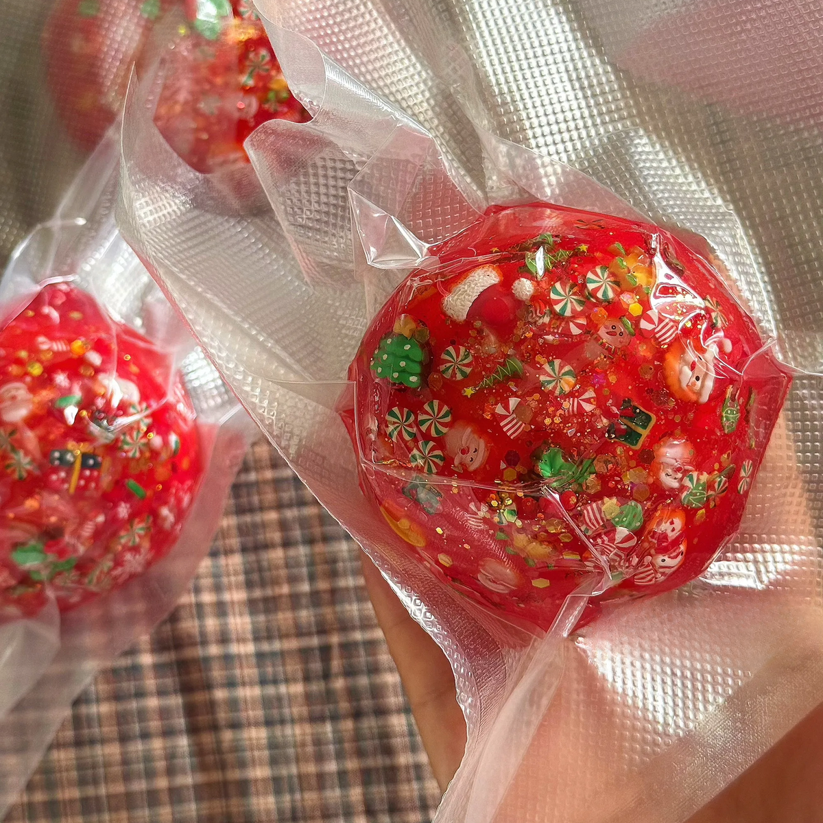 Christmas Story Crispy-Shell Squishy Ball
